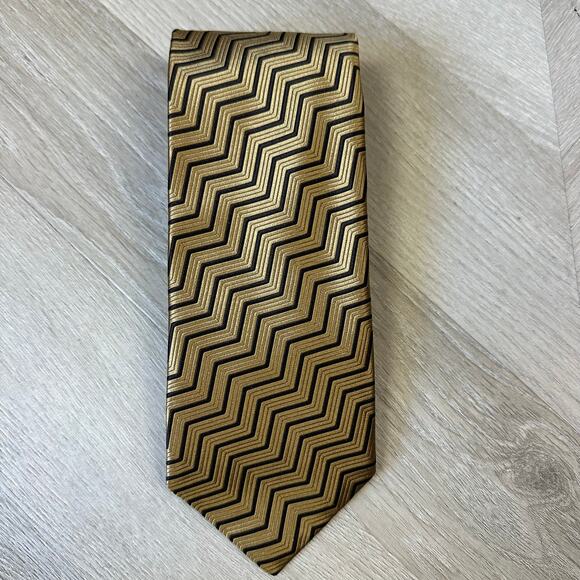 Hickey Freeman Gold Black Chevron Stripe Herringbone Silk Tie - Picture 1 of 6